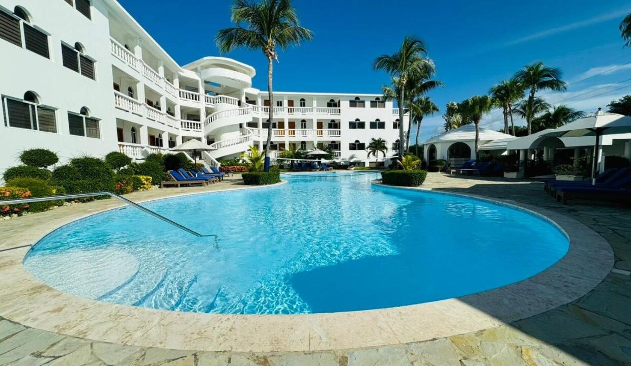 2.-Exterior