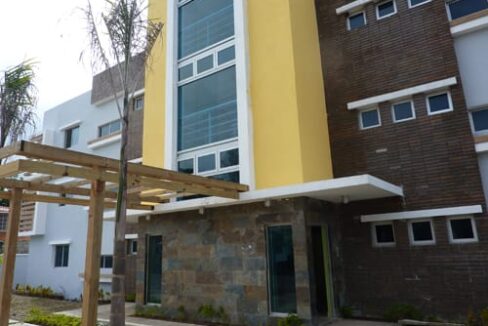 272_243apartmentbuildingsosua3