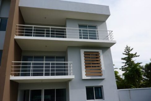 272_243apartmentbuildingsosua8