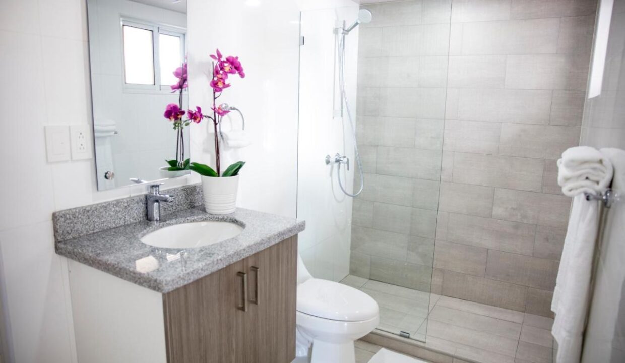 4.-Bathroom