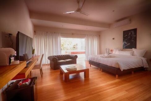 611_luxurymodernhome21