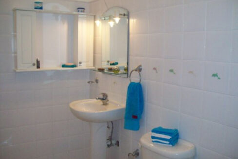 71229608024-592x444-1