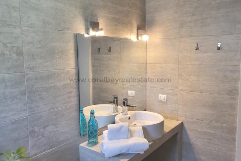 BATHROOM_2_floor2