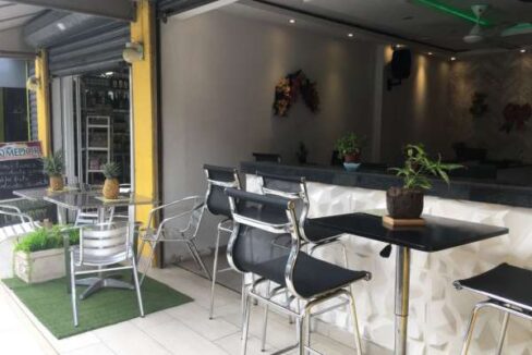 Barleft.JPGw600h450fill-to-fitFFFFFFsrc-altnoimage2