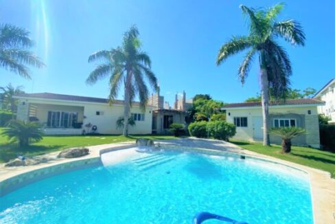 Grand-turn-key-Villa-for-sale-Sosua11-555x400-1