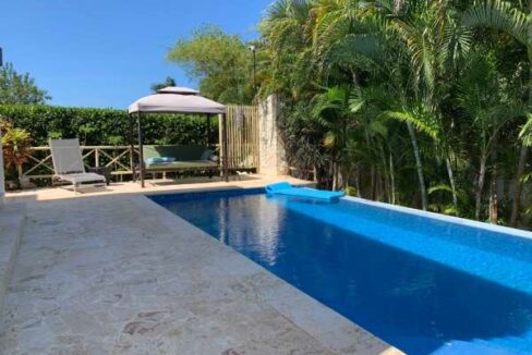25_Pool_1w600h450fill-to-fitFFFFFFsrc-altnoimage2
