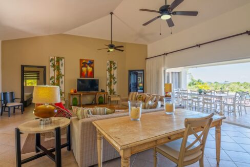 01-Living_G8S3960-HDR-1240x720