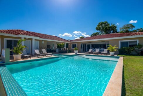 10-Pool_G8S4203-HDR-1024x684