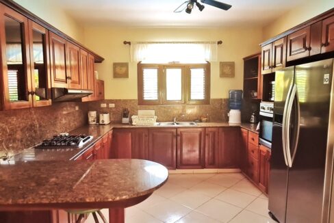 20220519_122602red-1200x720