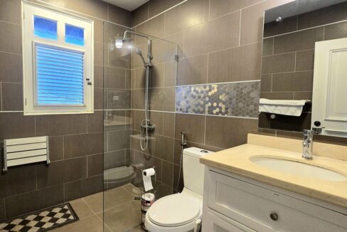 20251004_180608-1200x720