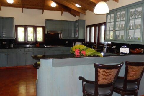 fully-equipped-kitchen-1200x720