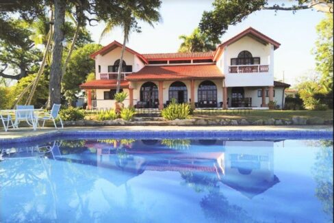 oceanfront-villa-for-sale-in-Sosua-1024x683